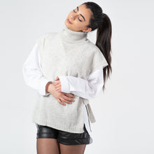 Load image into Gallery viewer, Sleevless Sweater Vest