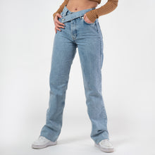 Load image into Gallery viewer, Denim Jeans with Belt
