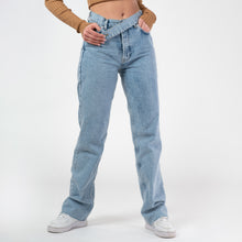 Load image into Gallery viewer, Denim Jeans with Belt
